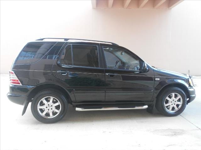 Mercedes-Benz M-Class 2000 photo 3