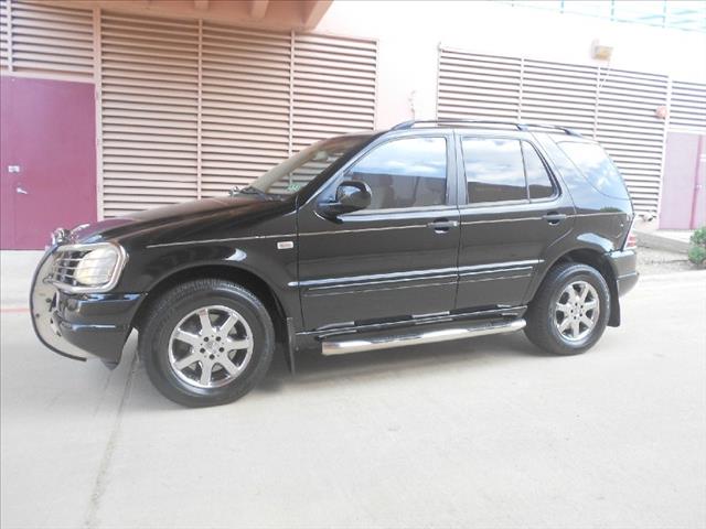 Mercedes-Benz M-Class 2000 photo 4