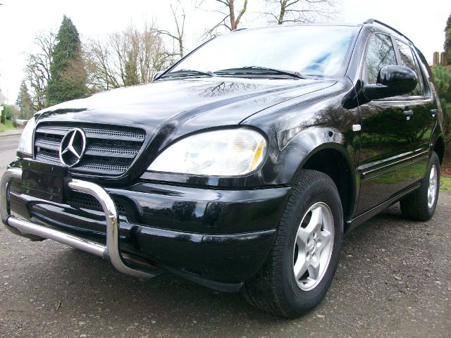 Mercedes-Benz M-Class 2000 photo 2