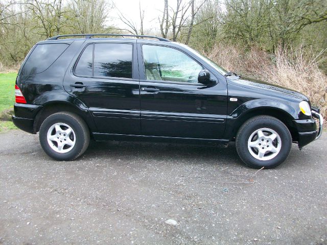 Mercedes-Benz M-Class 2000 photo 4