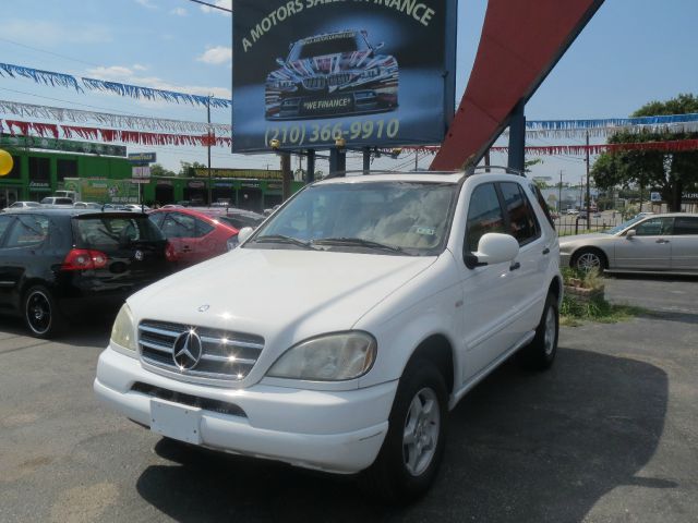 Mercedes-Benz M-Class 2000 photo 4