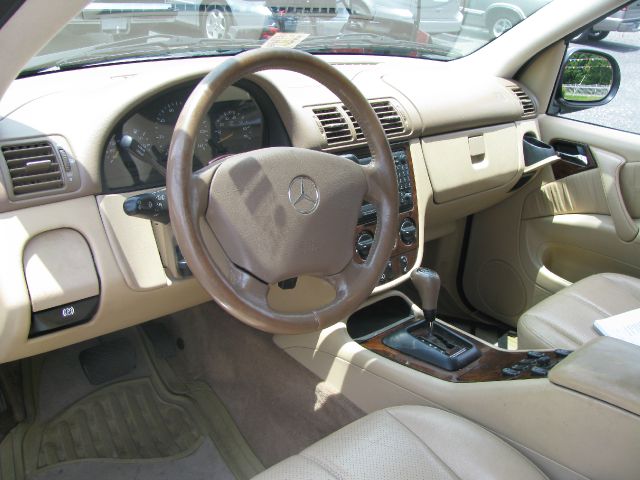 Mercedes-Benz M-Class 2000 photo 12