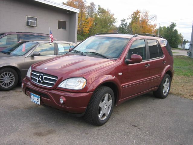 Mercedes-Benz M-Class 2000 photo 2