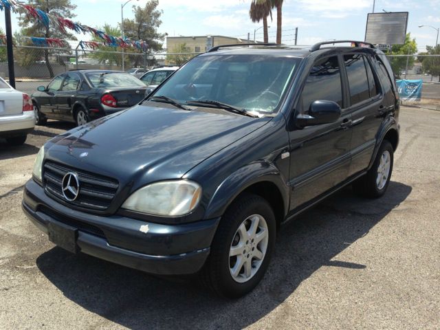 Mercedes-Benz M-Class 2000 photo 3