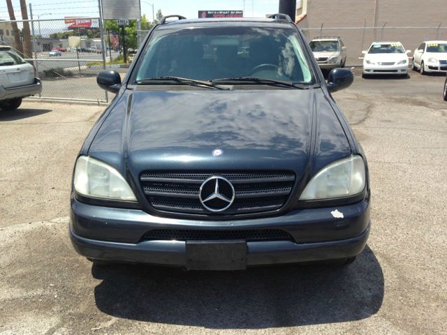 Mercedes-Benz M-Class 2000 photo 4