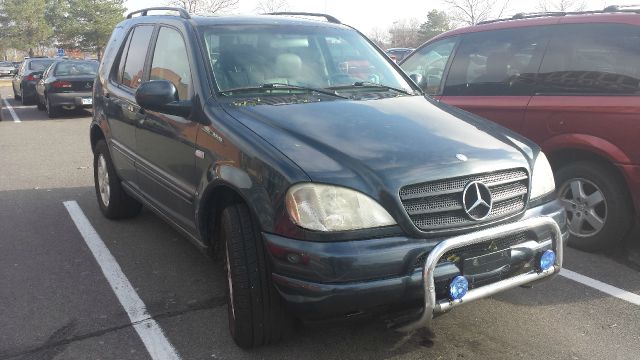 Mercedes-Benz M-Class 2000 photo 4