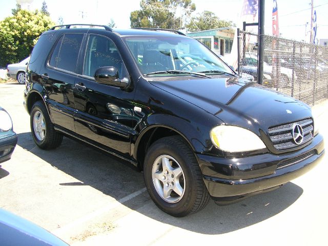 Mercedes-Benz M-Class 2001 photo 4