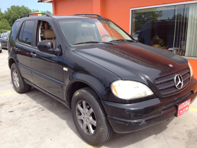 Mercedes-Benz M-Class 2001 photo 2