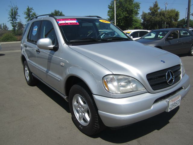 Mercedes-Benz M-Class 2001 photo 3