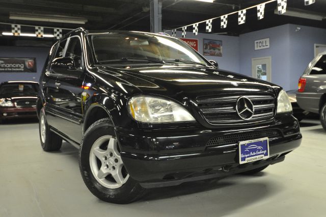 Mercedes-Benz M-Class 2001 photo 2