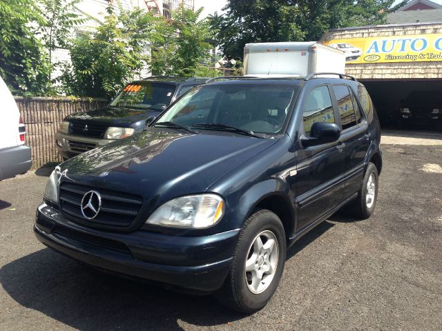 Mercedes-Benz M-Class 2001 photo 3