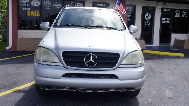 Mercedes-Benz M-Class 2001 photo 3