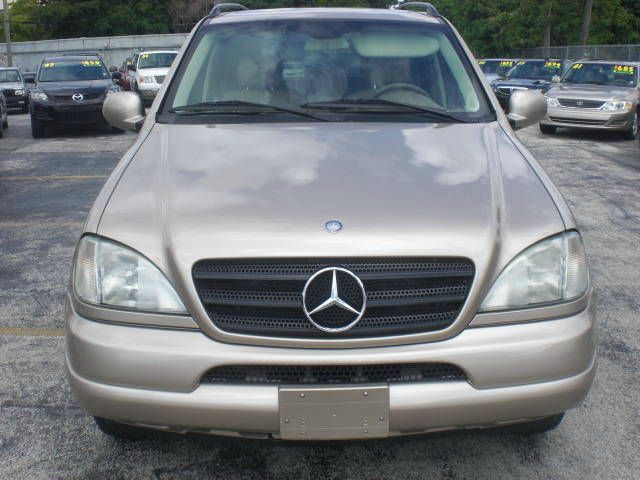 Mercedes-Benz M-Class AWD Wagon Automatic VERY NICE SUV