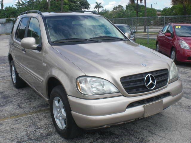 Mercedes-Benz M-Class 2001 photo 1