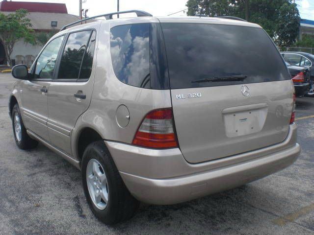 Mercedes-Benz M-Class 2001 photo 3