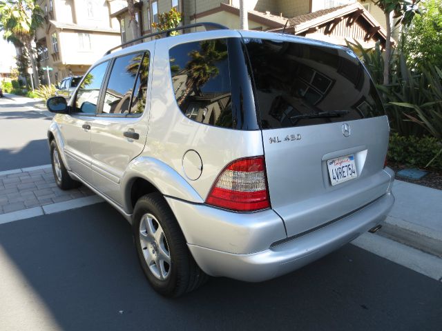 Mercedes-Benz M-Class 2001 photo 1