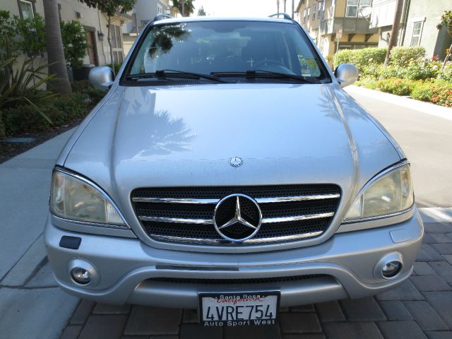 Mercedes-Benz M-Class 2001 photo 2