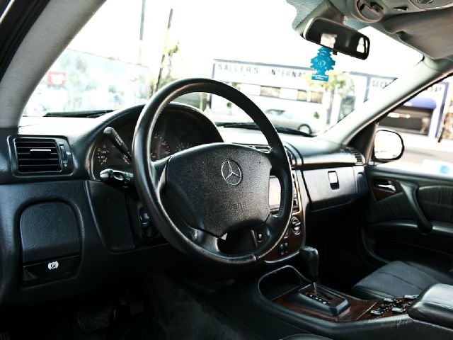 Mercedes-Benz M-Class 2001 photo 17