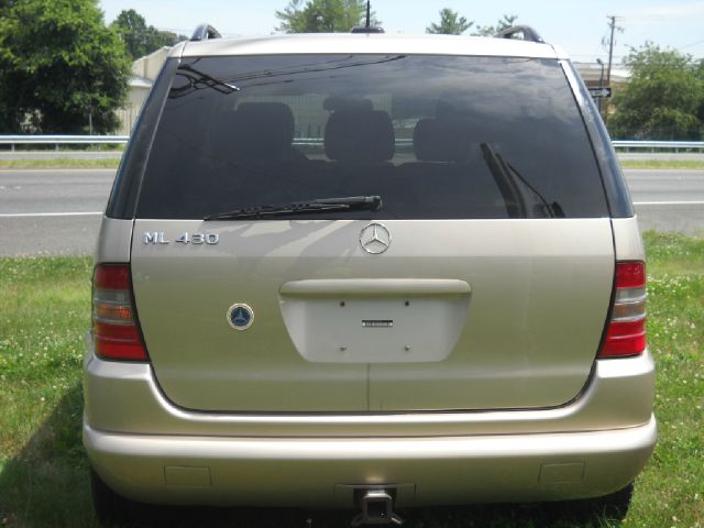 Mercedes-Benz M-Class 2001 photo 1