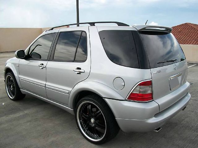 Mercedes-Benz M-Class 2001 photo 2