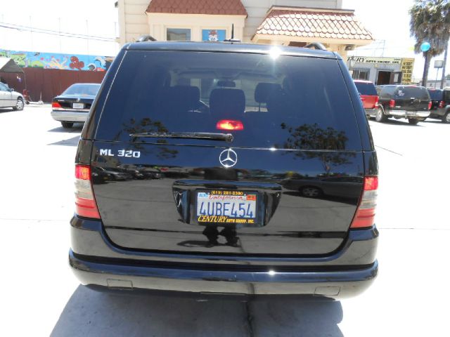 Mercedes-Benz M-Class AWD Wagon Automatic VERY NICE SUV