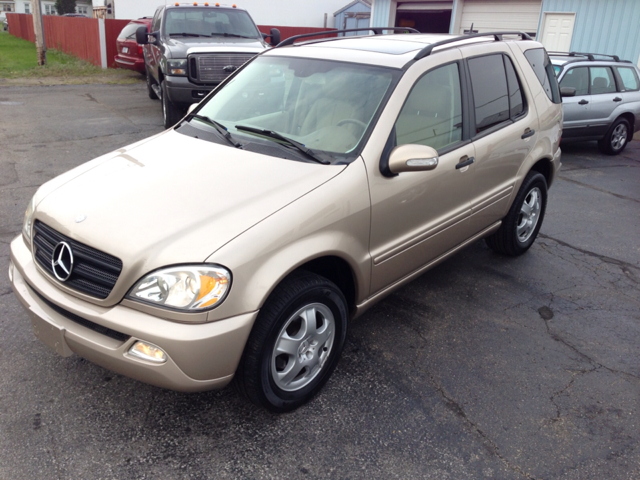 Mercedes-Benz M-Class AWD Wagon Automatic VERY NICE SUV