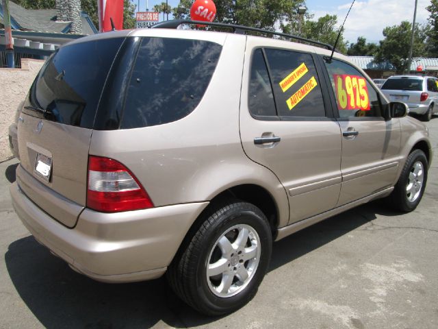 Mercedes-Benz M-Class 2002 photo 3