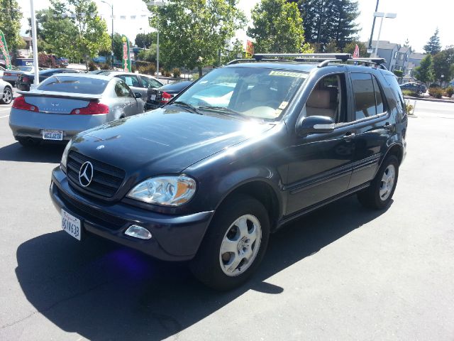 Mercedes-Benz M-Class AWD Wagon Automatic VERY NICE SUV