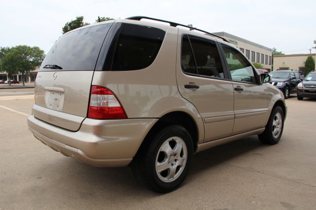 Mercedes-Benz M-Class AWD Wagon Automatic VERY NICE SUV