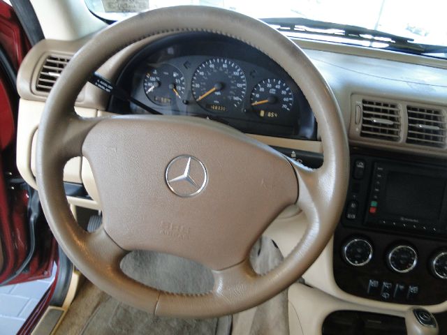 Mercedes-Benz M-Class 2002 photo 11