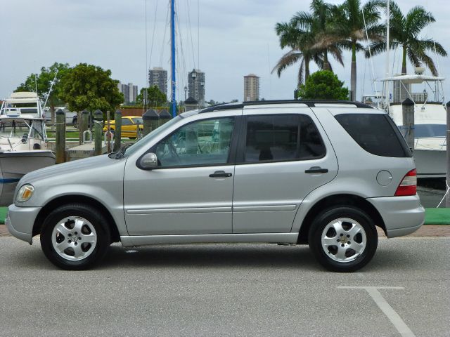 Mercedes-Benz M-Class 2002 photo 3