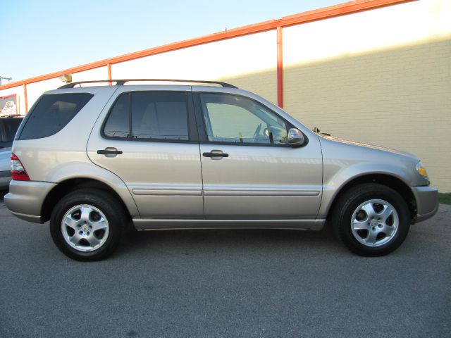 Mercedes-Benz M-Class AWD Wagon Automatic VERY NICE SUV