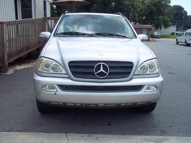 Mercedes-Benz M-Class 2002 photo 1