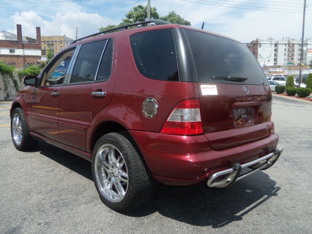 Mercedes-Benz M-Class AWD Wagon Automatic VERY NICE SUV