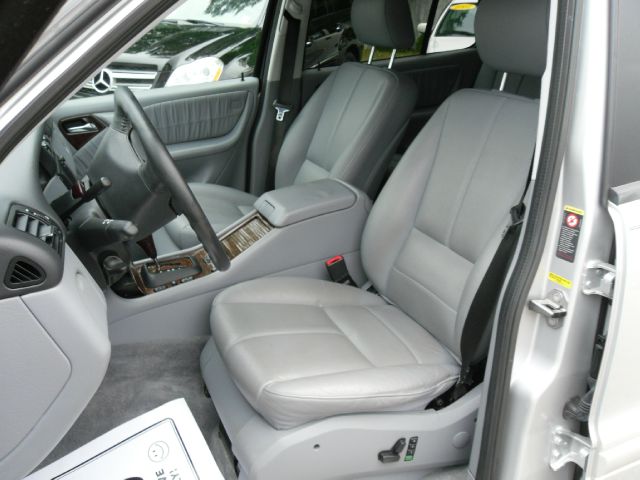 Mercedes-Benz M-Class 2004 photo 4