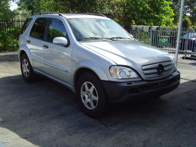 Mercedes-Benz M-Class 2004 photo 4