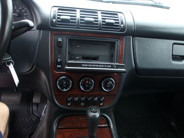 Mercedes-Benz M-Class 2004 photo 1