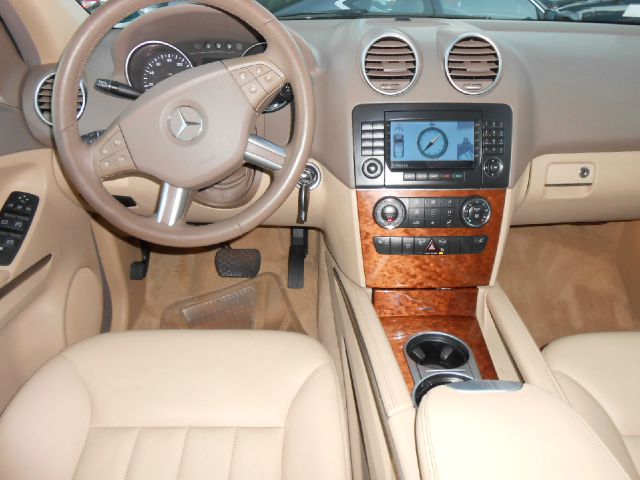 Mercedes-Benz M-Class 2006 photo 3