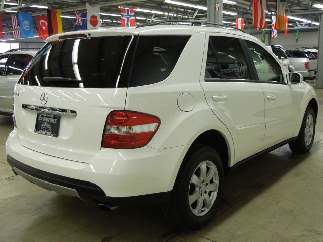 Mercedes-Benz M-Class 2006 photo 2