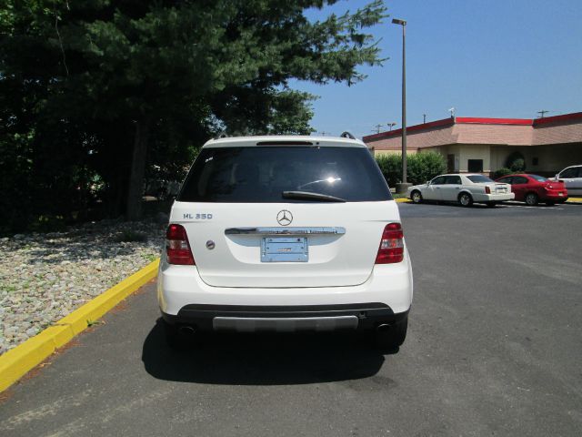 Mercedes-Benz M-Class 2006 photo 2