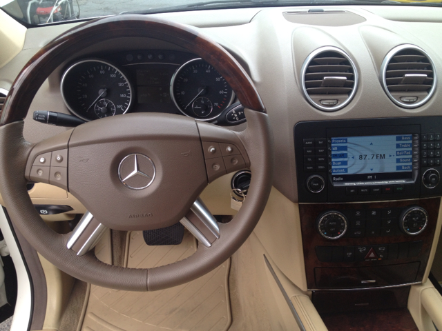 Mercedes-Benz M-Class 2006 photo 3