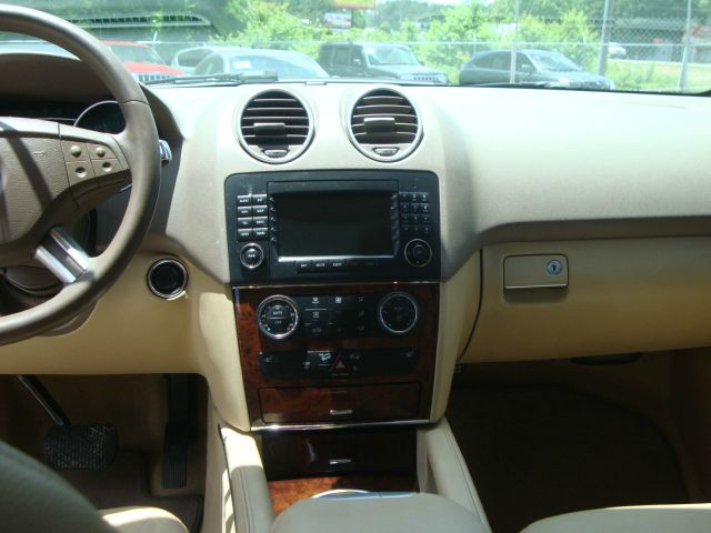 Mercedes-Benz M-Class 2006 photo 3