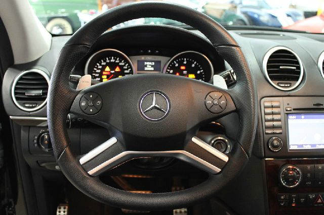 Mercedes-Benz M-Class 2009 photo 38