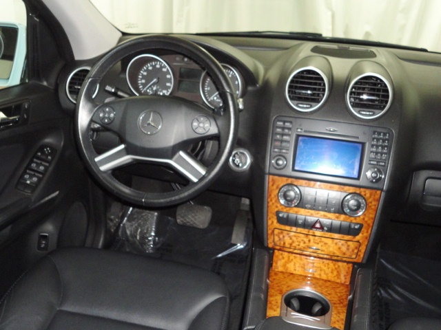 Mercedes-Benz M-Class 2009 photo 3