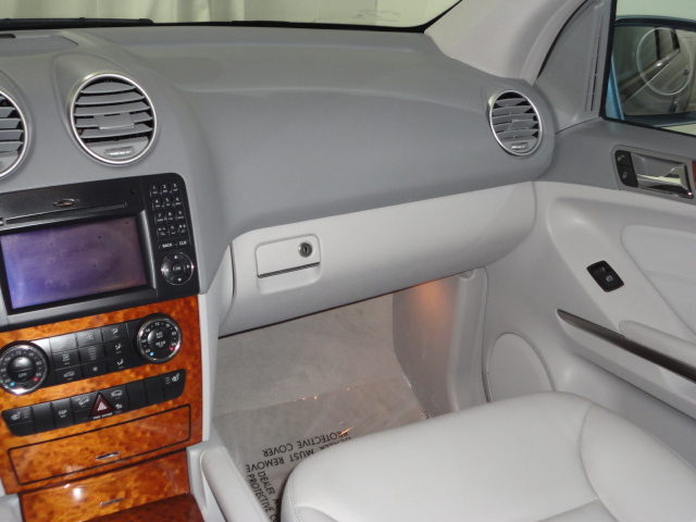 Mercedes-Benz M-Class 2009 photo 2