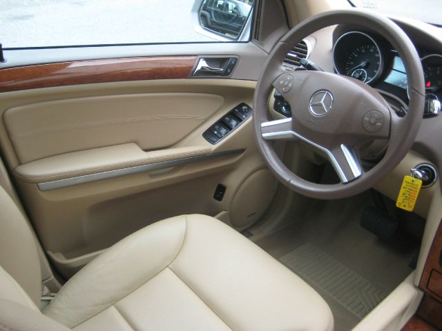 Mercedes-Benz M-Class 2009 photo 30