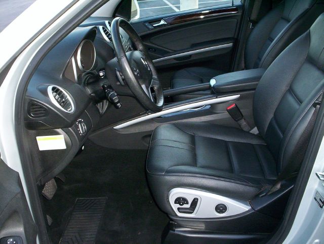 Mercedes-Benz M-Class 2010 photo 1