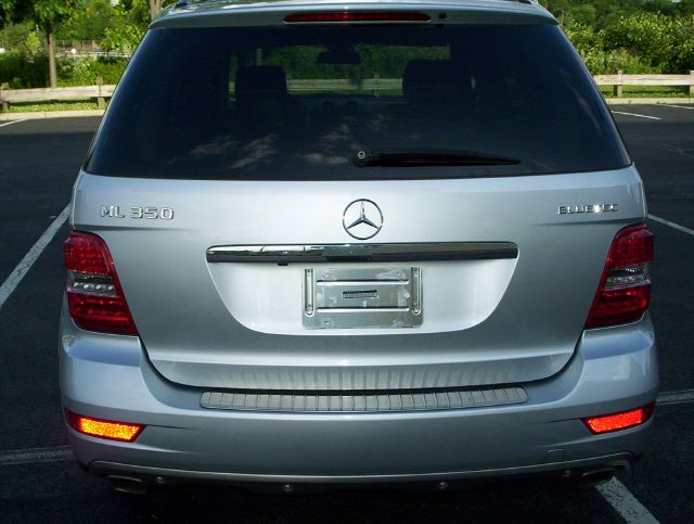 Mercedes-Benz M-Class 2010 photo 24