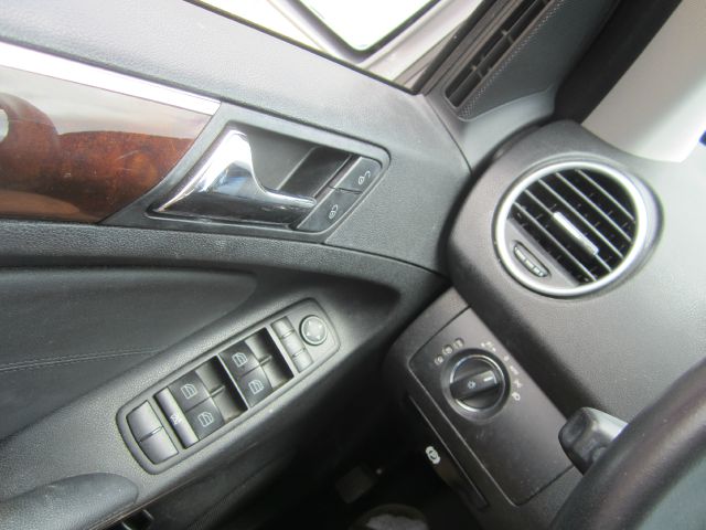 Mercedes-Benz M-Class 2010 photo 13