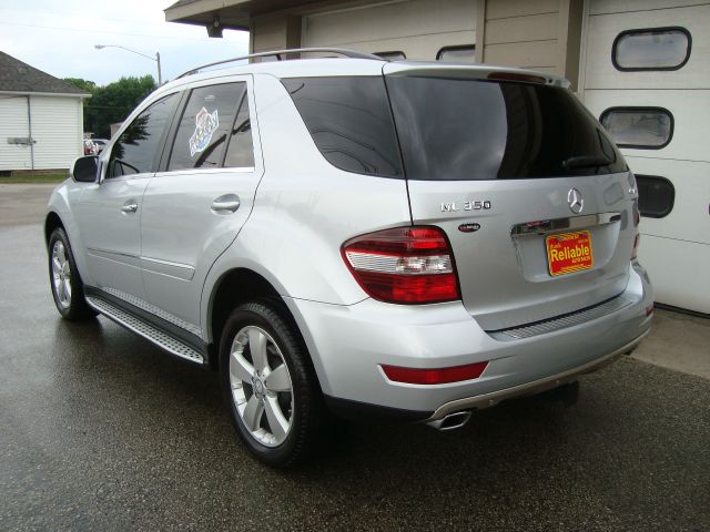 Mercedes-Benz M-Class 2010 photo 2